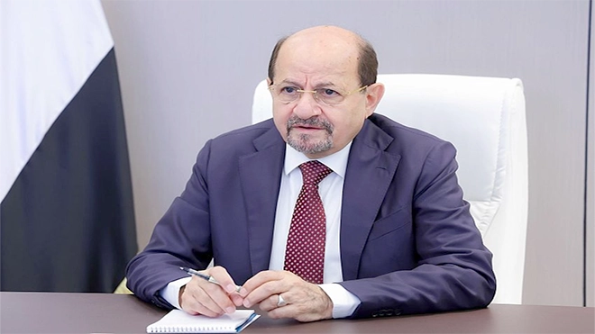 رئيس الوزراء يبحث مع السفيرة البريطانية انعكاسات الأوضاع بالمنطقة على اليمن